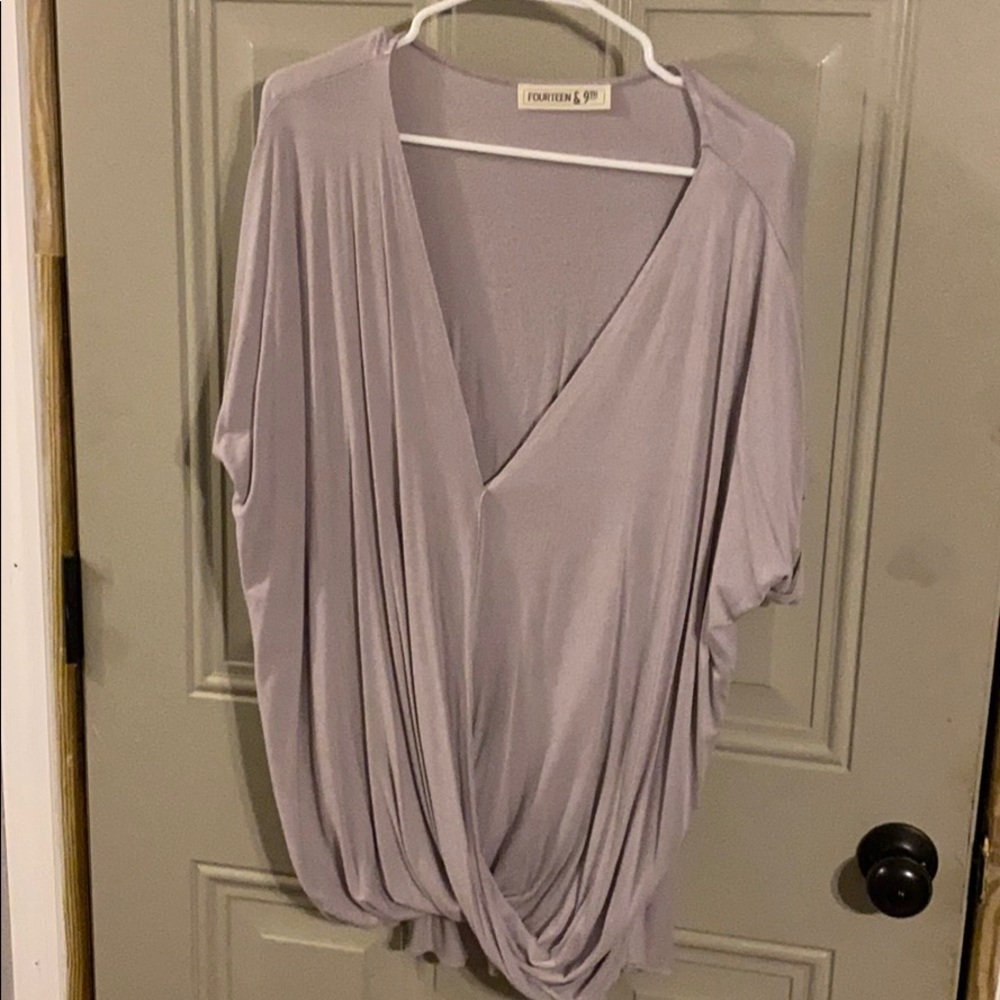 Flowy Low cut blouse